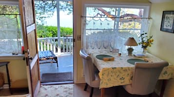 Stuga - privat badrum - havsutsikt (Jenny's Cottage) | Restauranger