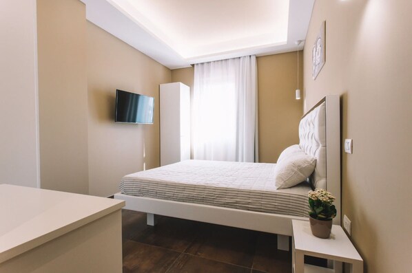 Mini-bar avec articles gratuits, coffres-forts dans les chambres, bureau