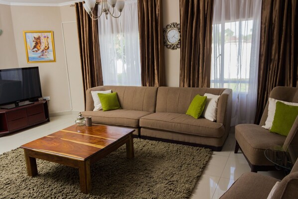 Casa clásica | Sala de estar | Una televisión LCD