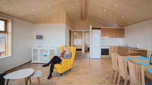 Casa rural, 2 dormitoris, banyera d'hidromassatge | Sala d'estar