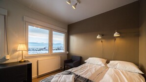 Cortines opaques, bressols gratuïts, wifi gratuïta i roba de llit 