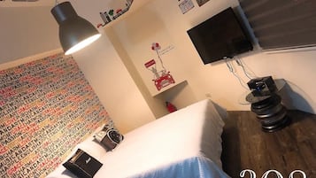 Comfort Double Room, 1 Double Bed | Individually decorated, individually furnished, desk, blackout drapes