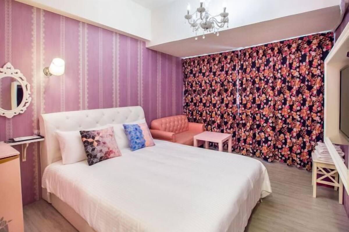 Desk, blackout curtains, rollaway beds, free WiFi