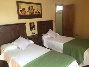 Kamer, 1 twee- of 2 eenpersoonsbedden | Gratis wifi, beddengoed