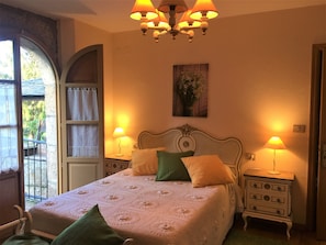 Doppel- oder Zweibettzimmer