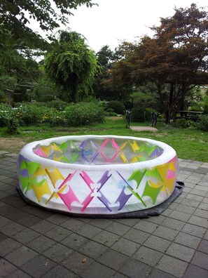 Seasonal outdoor pool - Jeongon Pension (Gwangju)