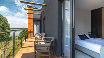 Superior Apartment, 2 Bedrooms, Non Smoking, Lake View | View from room