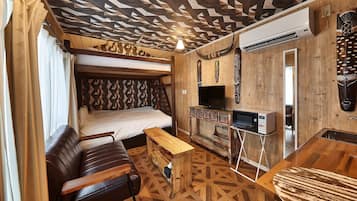 1 bedroom, desk, free WiFi, bed sheets