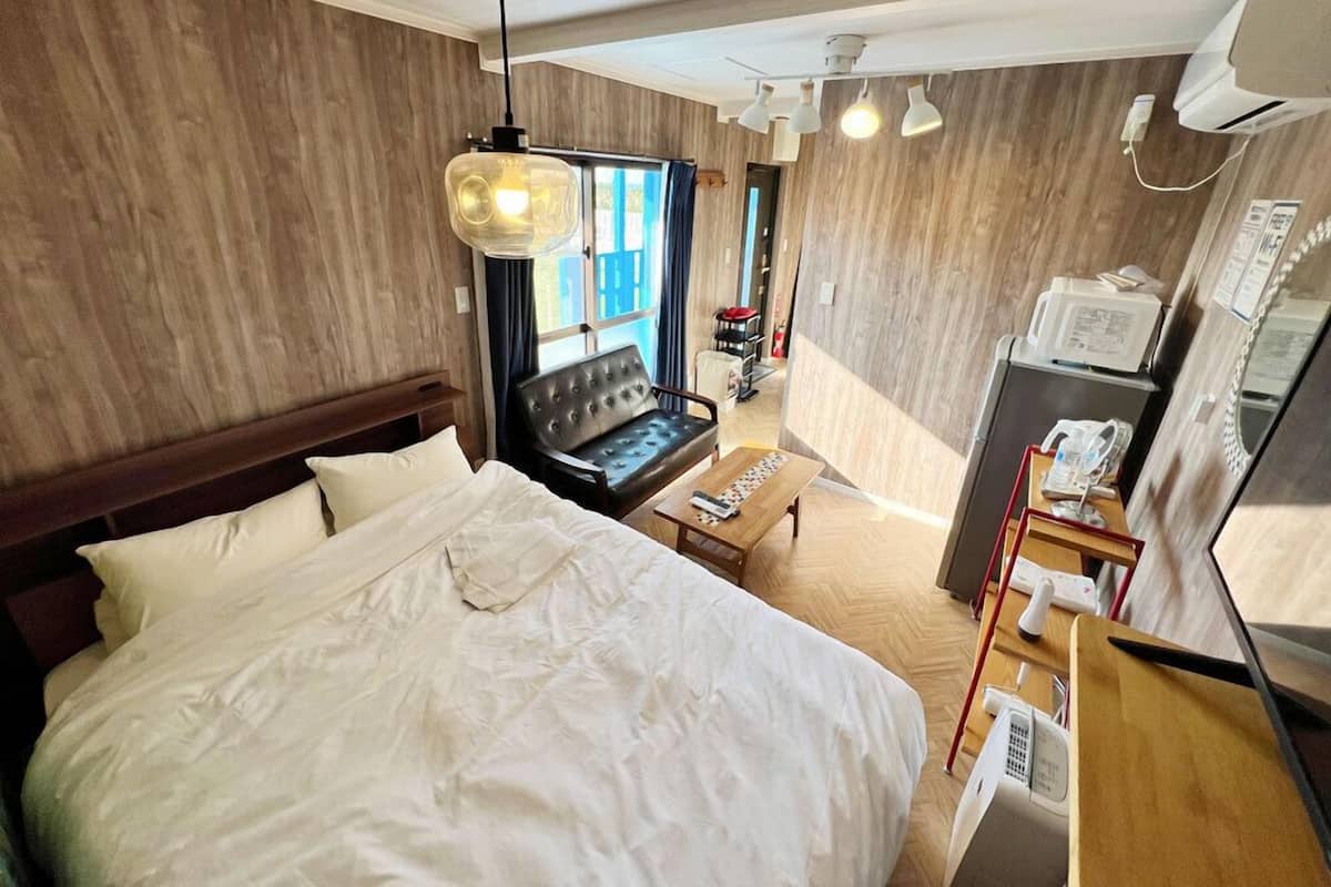 1 bedroom, desk, free WiFi, bed sheets