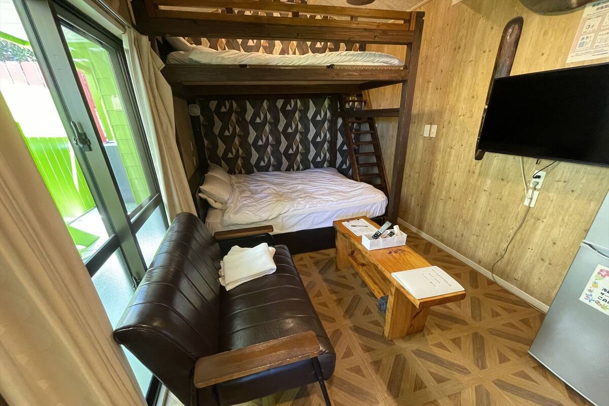 Cottage Classique, 1 chambre, non-fumeurs, vue partielle sur l'océan (Building C, terrace) | 1 chambre, bureau, Wi-Fi gratuit, draps fournis