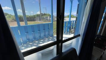 Classic-mökki, 1 makuuhuone, tupakointi kielletty, osittainen valtamerinäköala (Building F, terrace) | 1 makuuhuone, työpöytä, ilmainen Wi-Fi, vuodevaatteet