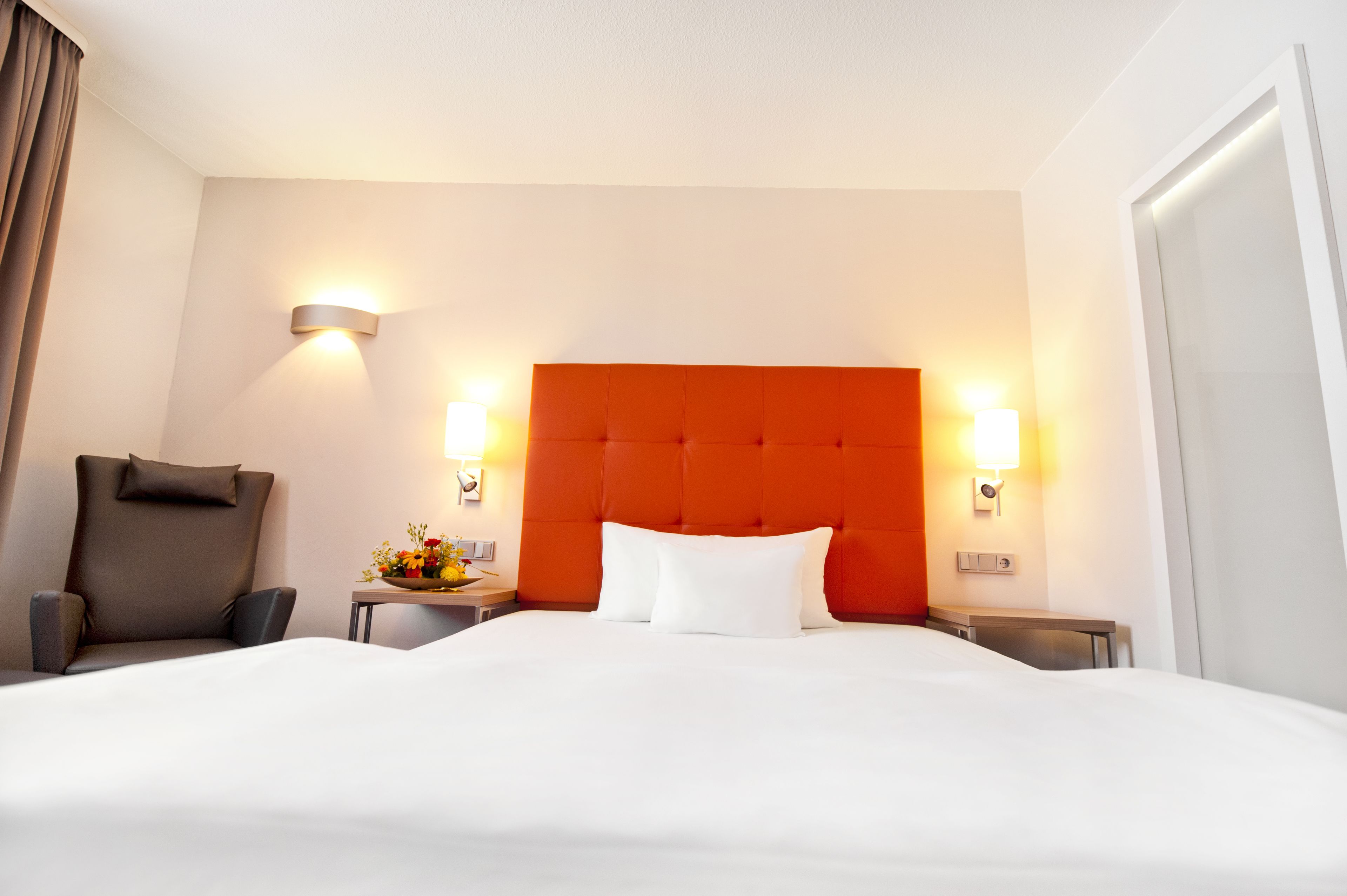 single room | desk, rollaway beds, free wifi, bed sheets