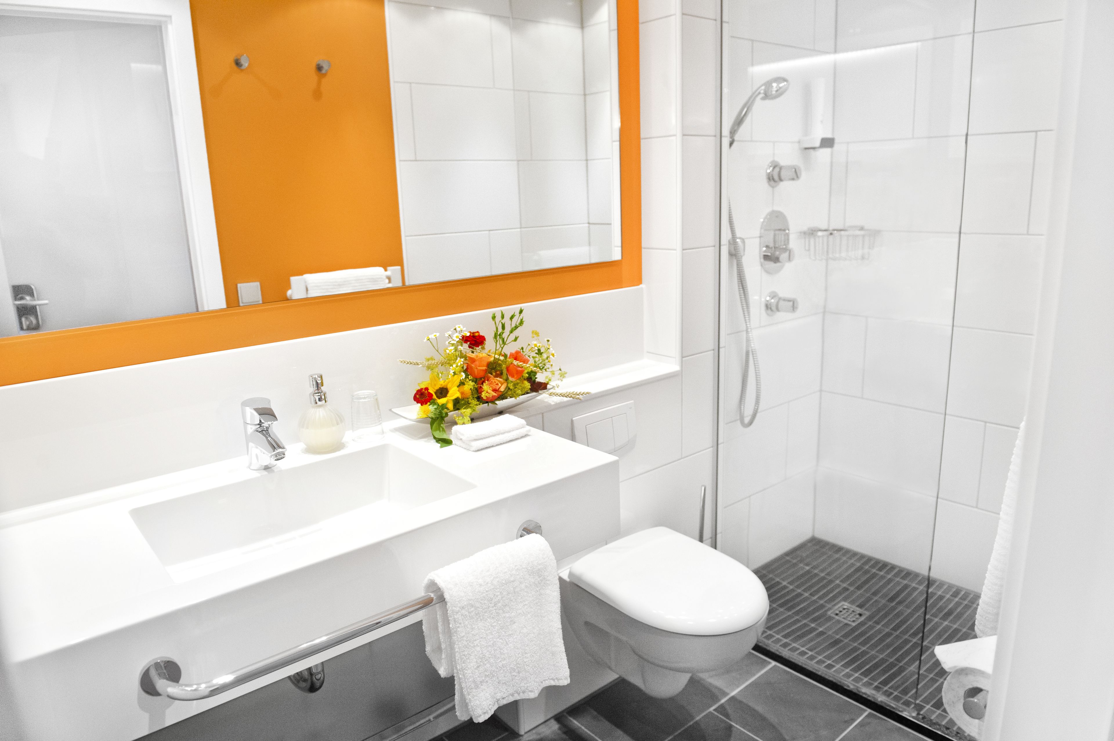 double room | bathroom | shower, towels