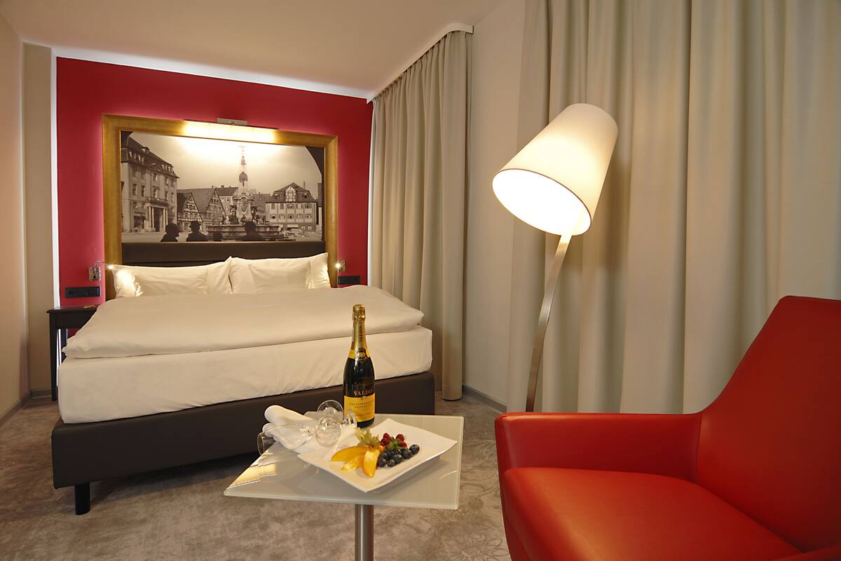 double room | desk, rollaway beds, free wifi, bed sheets