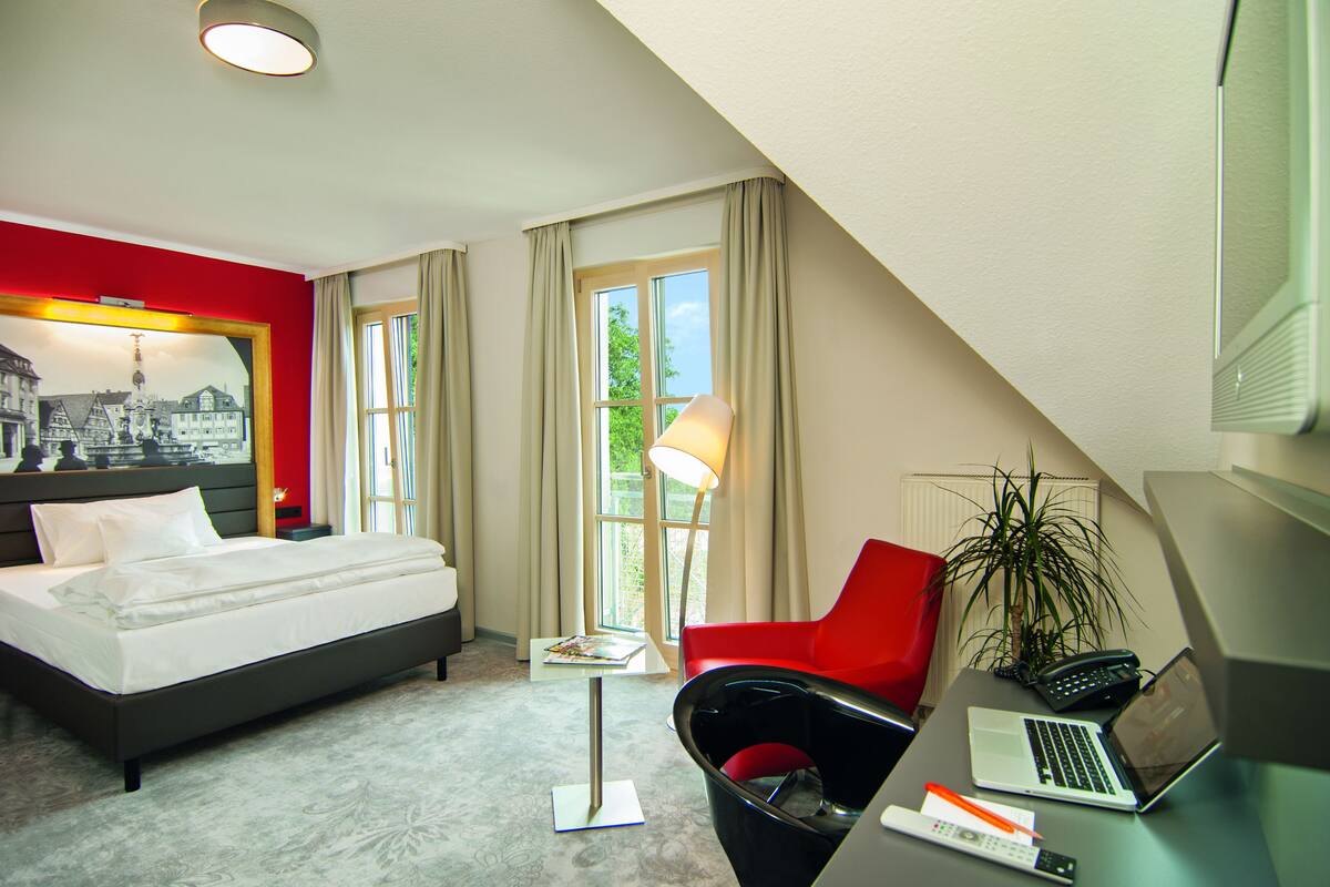 double room | desk, rollaway beds, free wifi, bed sheets