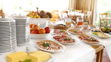 Free daily self-serve breakfast