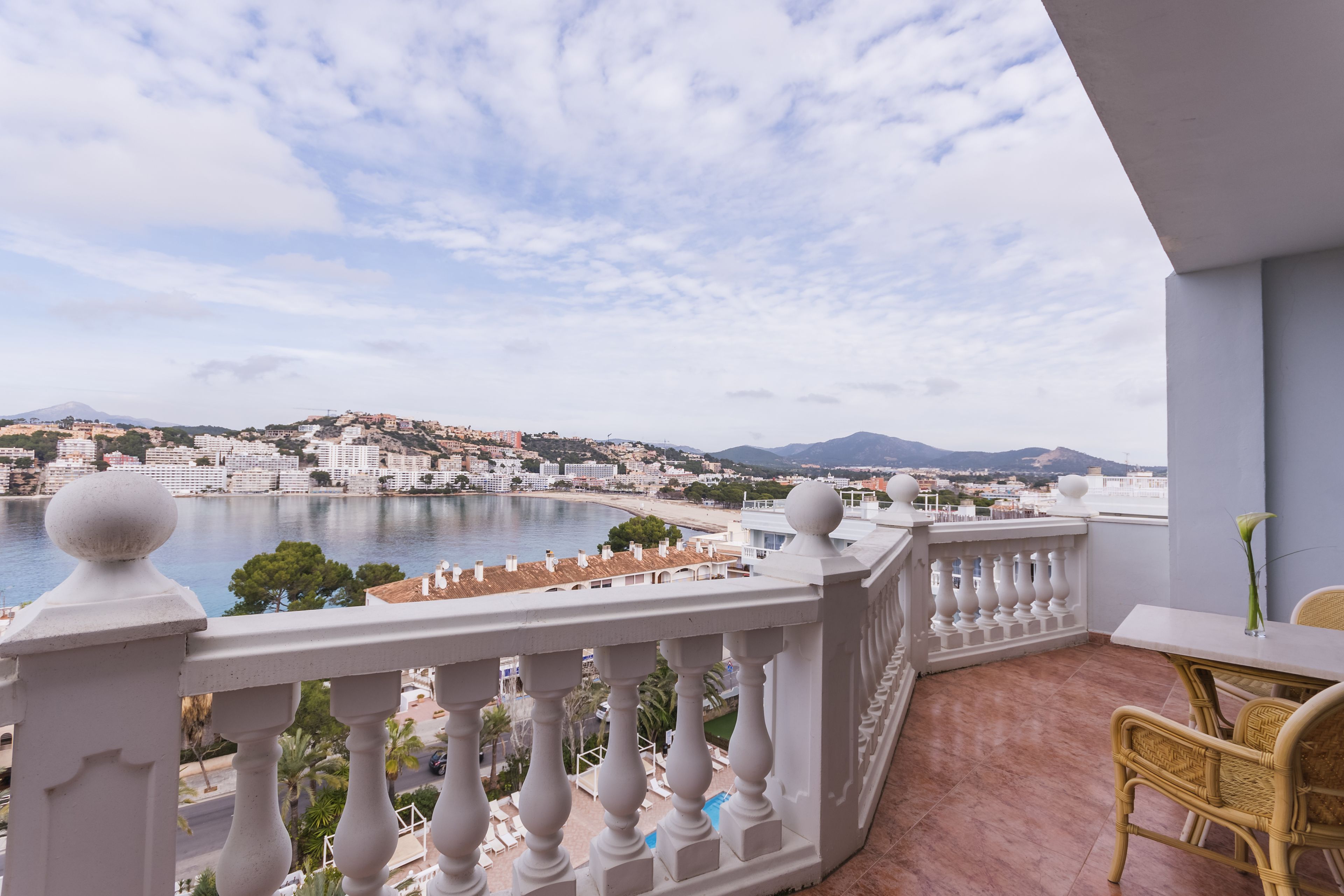 Habitación con 1 cama doble o 2 individuales, vistas al mar | Vistas al mar