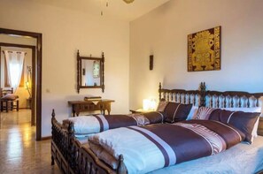 4 bedrooms, iron/ironing board, WiFi, bed sheets - CHARMING HOUSE FOR RENT - BEGUR 4 bedrooms (8/9 People) (Begur)