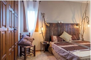 4 chambres, fer et planche à repasser, Wi-Fi, draps fournis