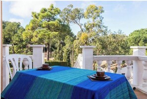 Outdoor dining - CHARMING HOUSE FOR RENT - BEGUR 4 bedrooms (8/9 People) (Begur)