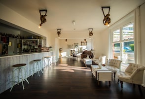 Bar (en la propiedad)