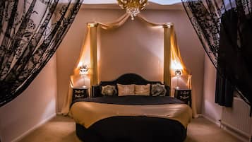 Suite (with Spa Bath) Room Only