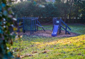 Children’s play area – outdoor