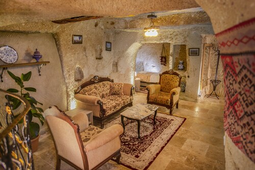 Kamelya Cave Hostel - Adults Only