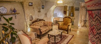 Kamelya Cave Hostel - Adults Only