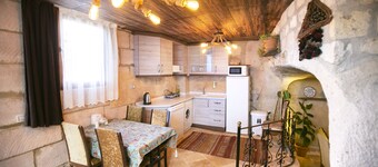 Kamelya Cave Hostel - Adults Only
