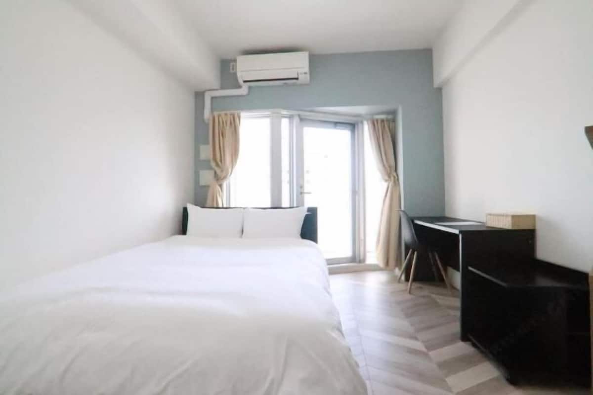 1 bedroom, desk, soundproofing, free WiFi