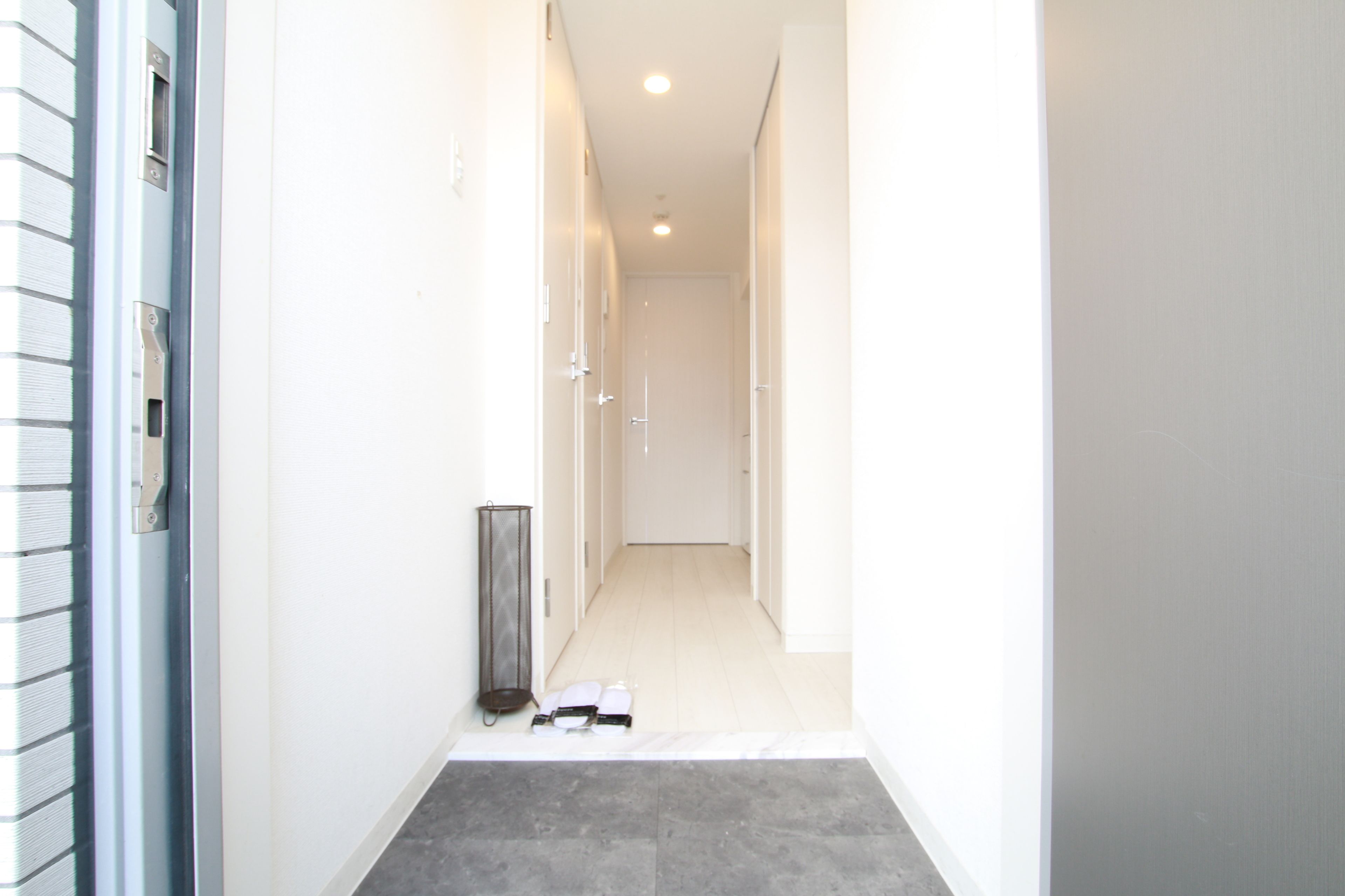 Desk, soundproofing, free WiFi, bed sheets