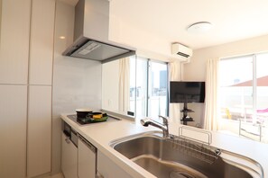 Fridge, microwave, stovetop, electric kettle - PG Kuromon (Osaka)