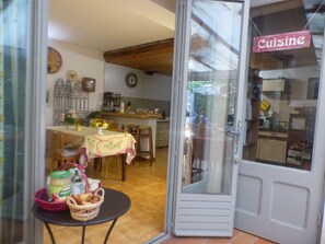 Fridge, microwave, coffee/tea maker