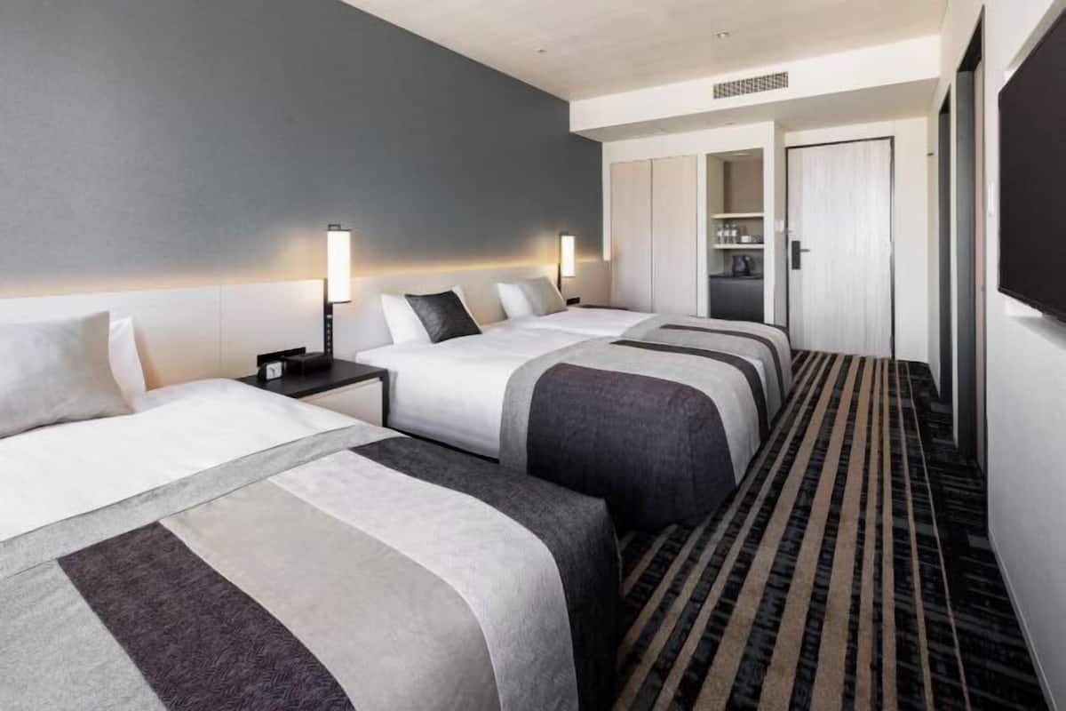 1 slaapkamer, een kluis op de kamer, verduisterende gordijnen