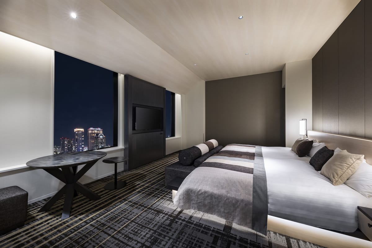 Executive Twin Room | 1 bedroom, in-room safe, blackout curtains, iron/ironing board