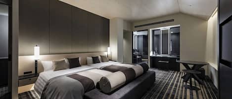 Executive Twin Room | 1 bedroom, in-room safe, blackout drapes, iron/ironing board