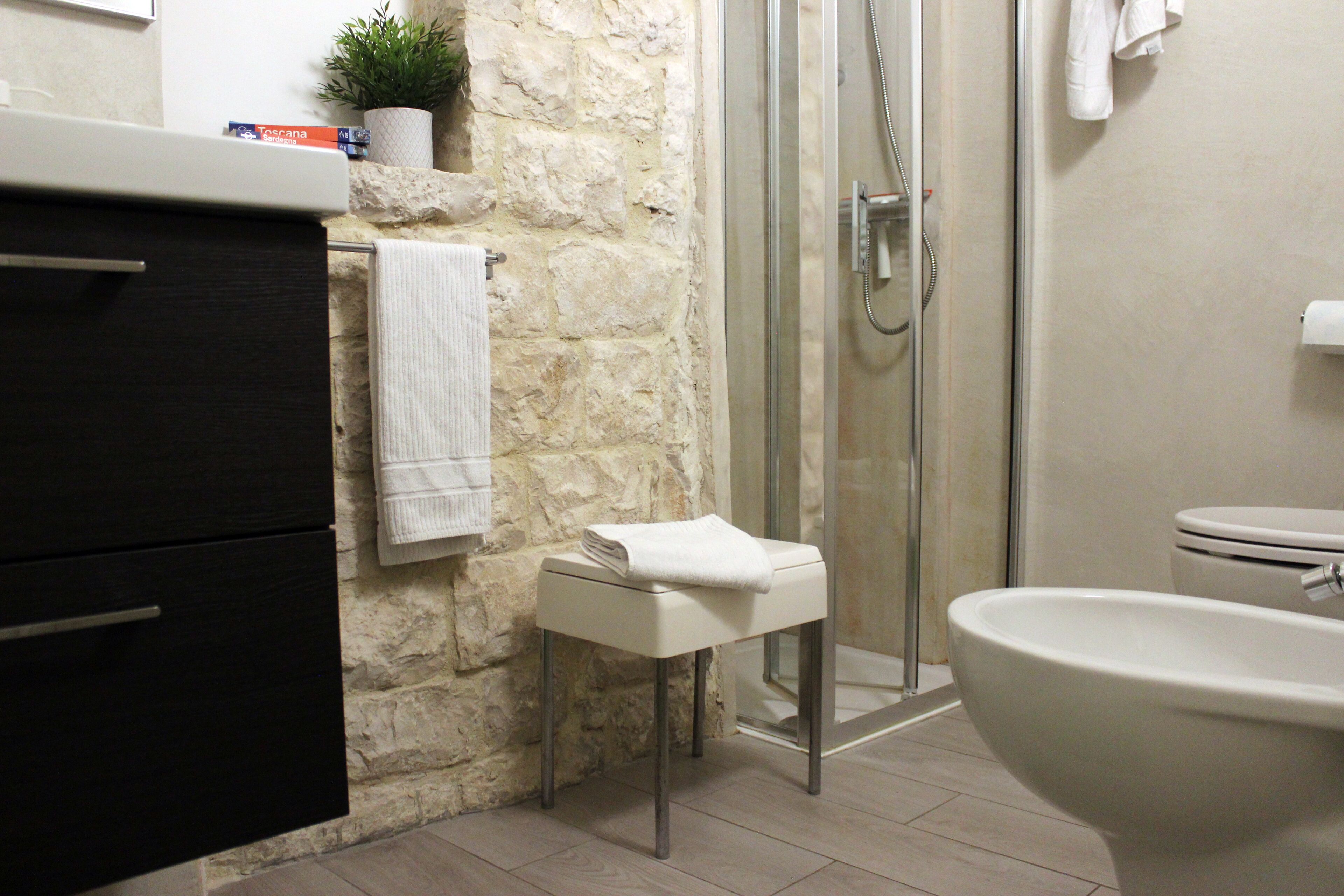 Deluxe-Zimmer, Balkon (Fico d'India) | Badezimmer | Dusche, kostenlose Toilettenartikel, Haartrockner, Bidet
