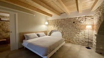 1 bedroom, down duvets, memory-foam beds, desk