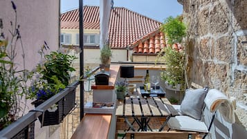 Luxury-Apartment, Meerblick | Balkon