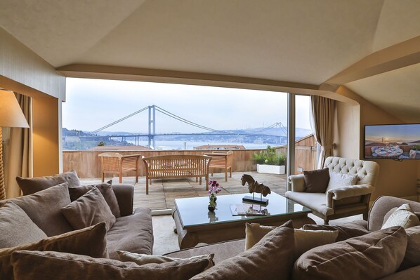 LED TV - malta bosphorus (Istanbul)