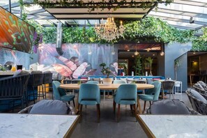 Dining - malta bosphorus (Istanbul)