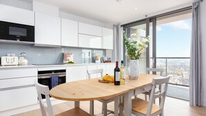 Private kitchen - Liberty Serviced Apartment by MySquare (London)