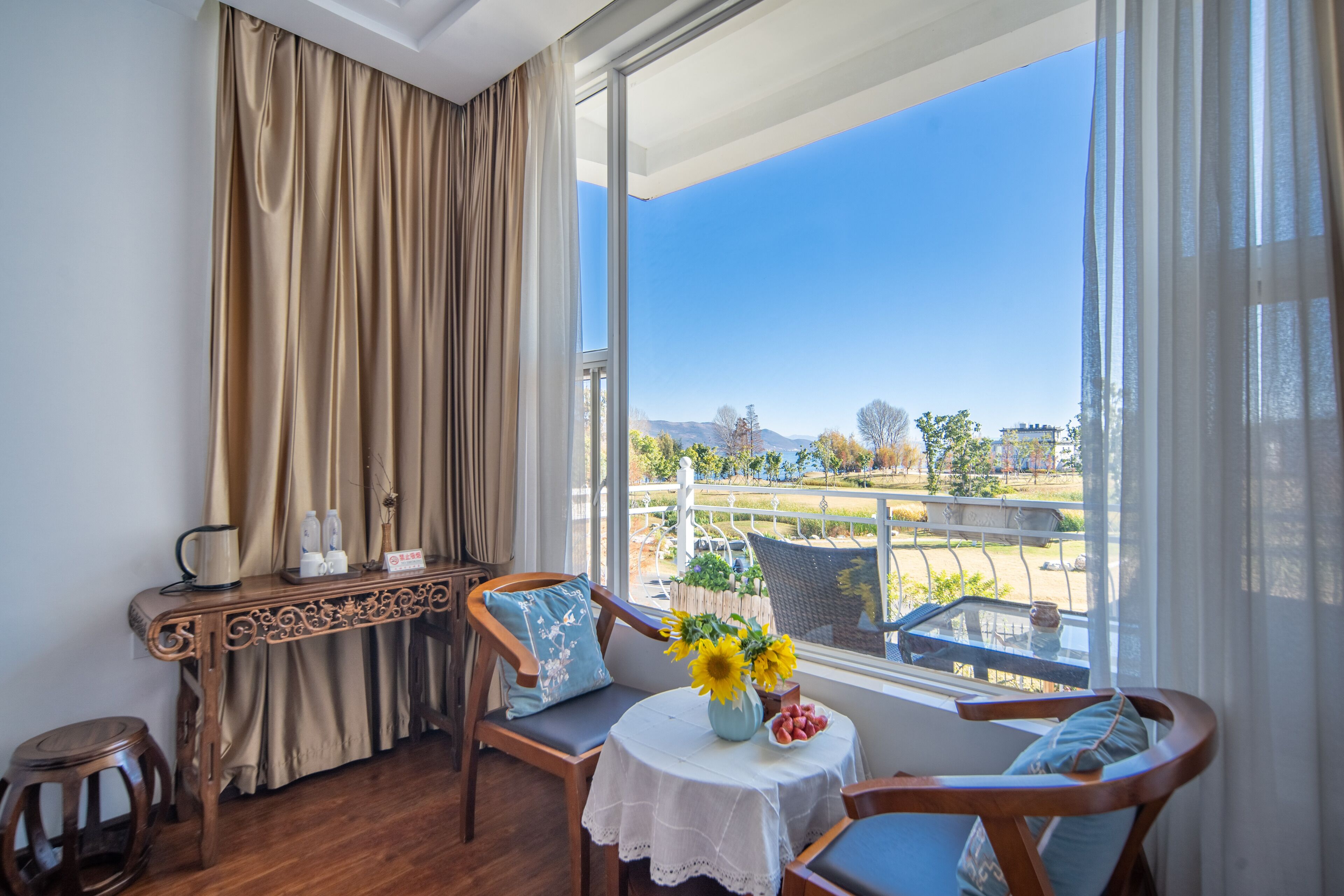 Habitación doble tradicional, 1 cama Queen size, para no fumadores | Ropa de cama de alta calidad y decoración personalizada 