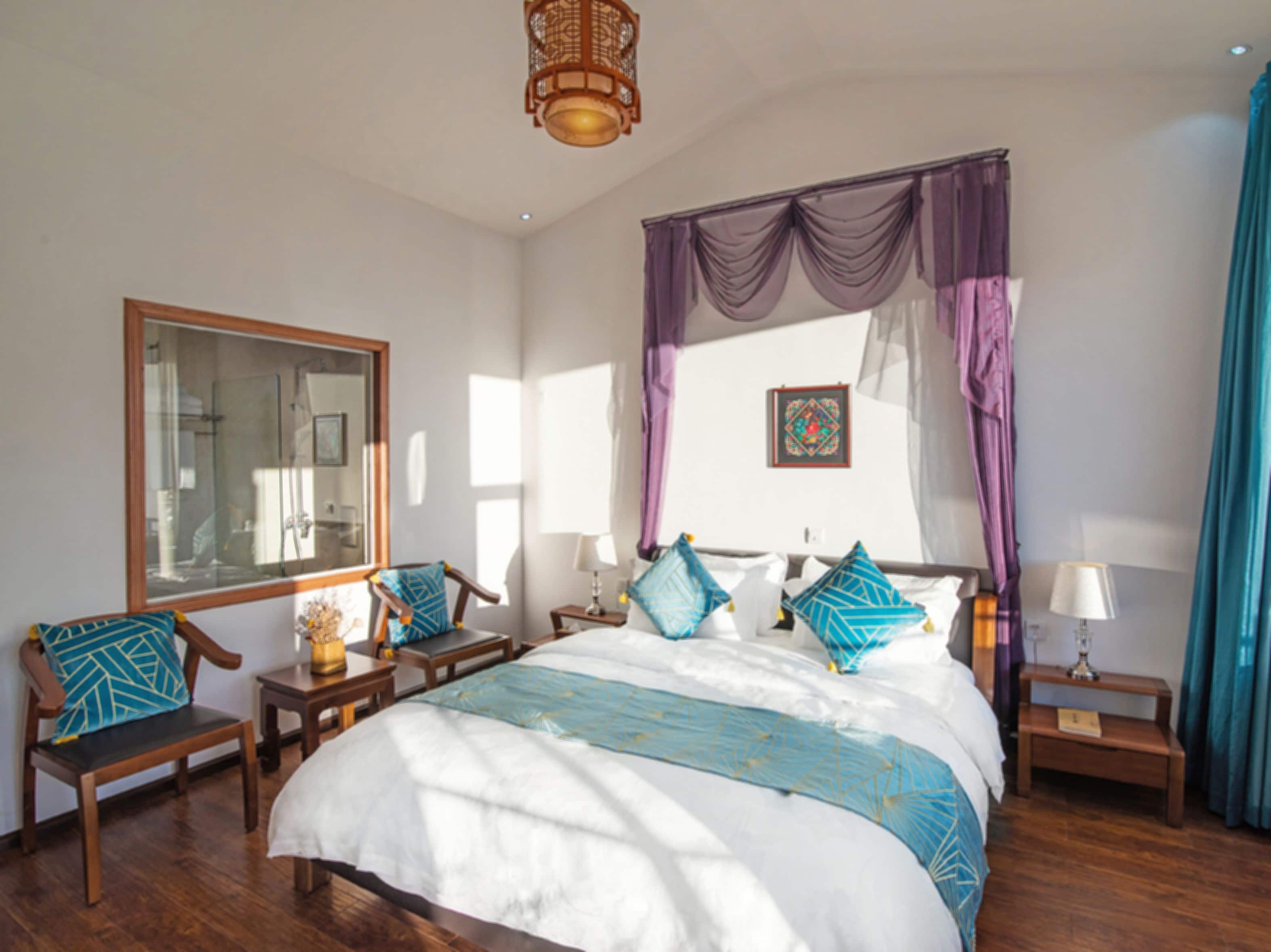 Habitación doble clásica, 1 cama Queen size, para no fumadores | Ropa de cama de alta calidad y decoración personalizada 