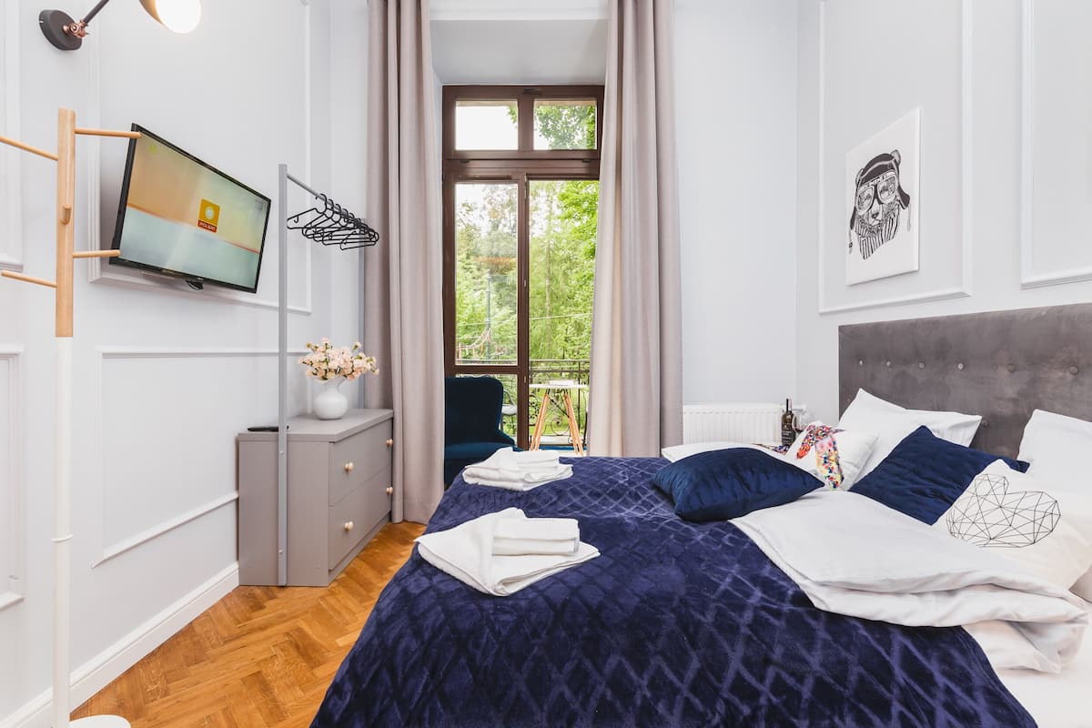 Studio (8) | 1 bedroom, iron/ironing board, free WiFi