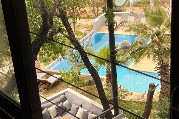 6 bedrooms, premium bedding, in-room safe, individually decorated