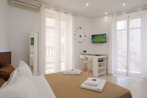 Superior Double Room (Giove) | View from room - Toledo Stay OK (Naples)