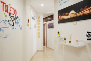 Lobby - Toledo Stay OK (Naples)