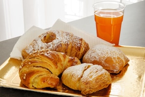 Tägliches inbegriffenes einheimisches Frühstück